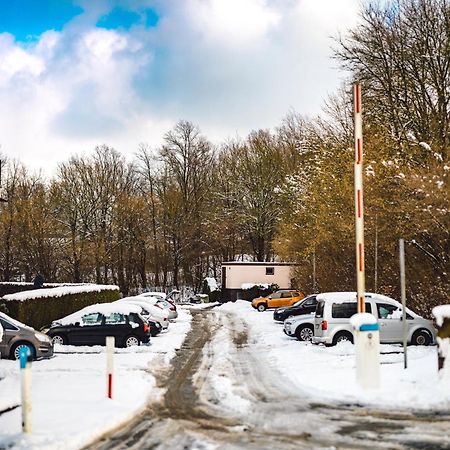 شقة Sonnenstube Mit Balkon, Kuechenzeile, Parkplatz, Sauna - Ruhige Lage Möhnesee المظهر الخارجي الصورة