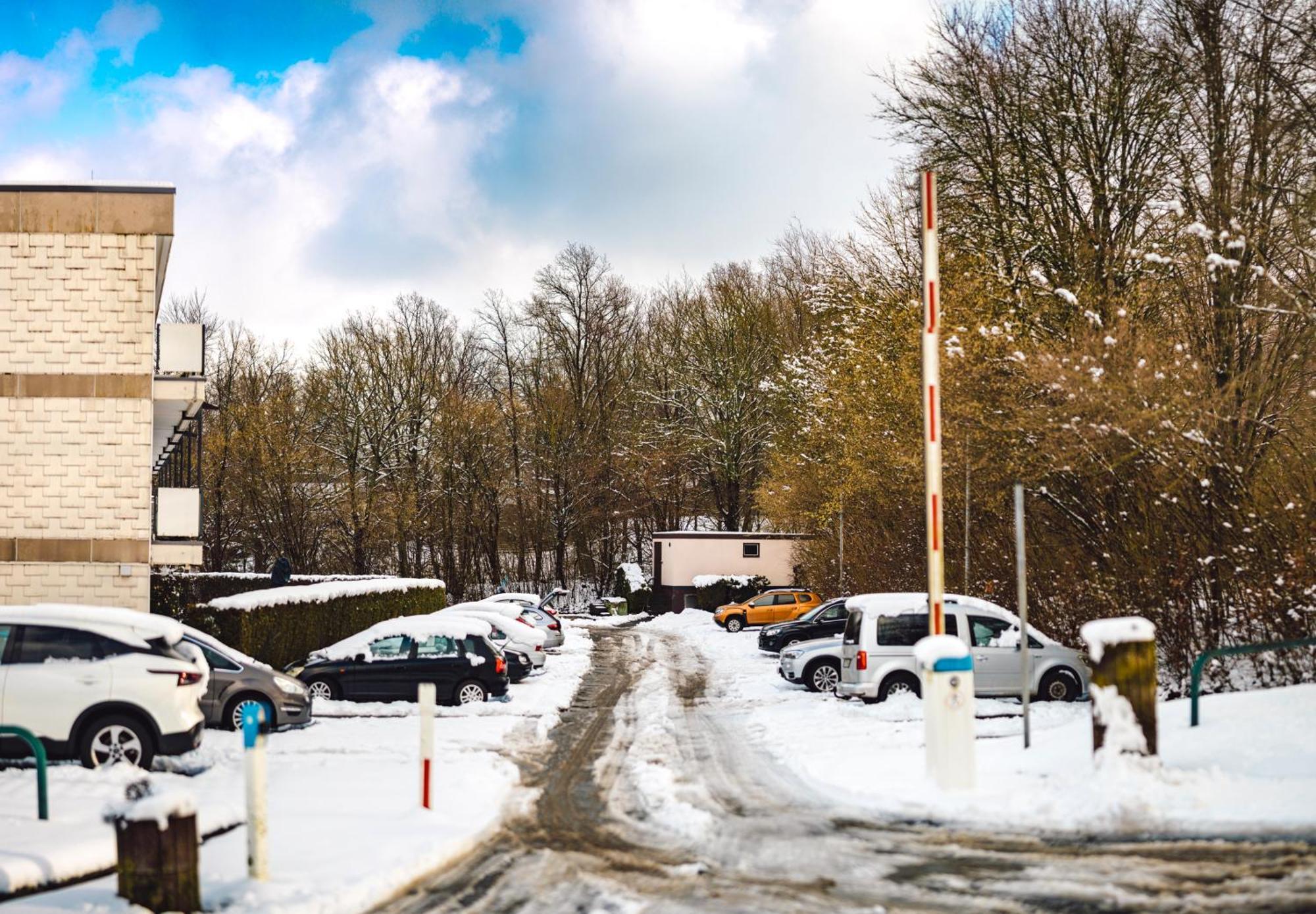 شقة Sonnenstube Mit Balkon, Kuechenzeile, Parkplatz, Sauna - Ruhige Lage Möhnesee المظهر الخارجي الصورة